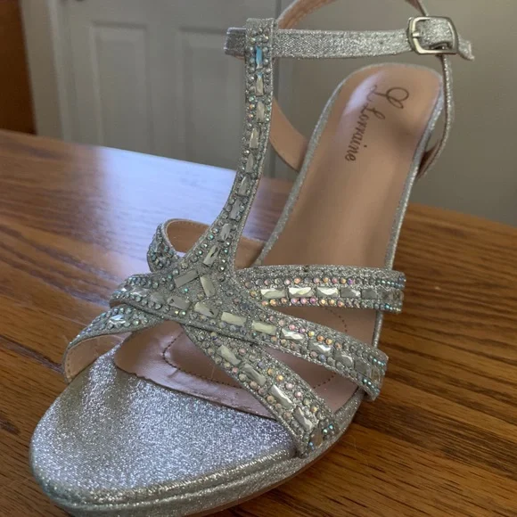 $10 Bundled with any item in my closet ❤️ Send Offer As Bundle - Picture 3 of 4